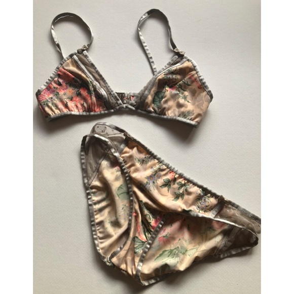 ✖️sold✖️Zimmermann Tri Floral teeny bikini - Picture 3 of 8